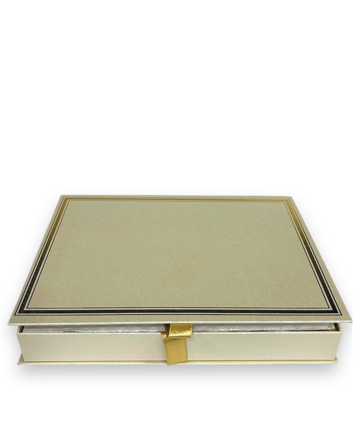 Taslama Çikolata Kutusu 24 Gözlü Krem