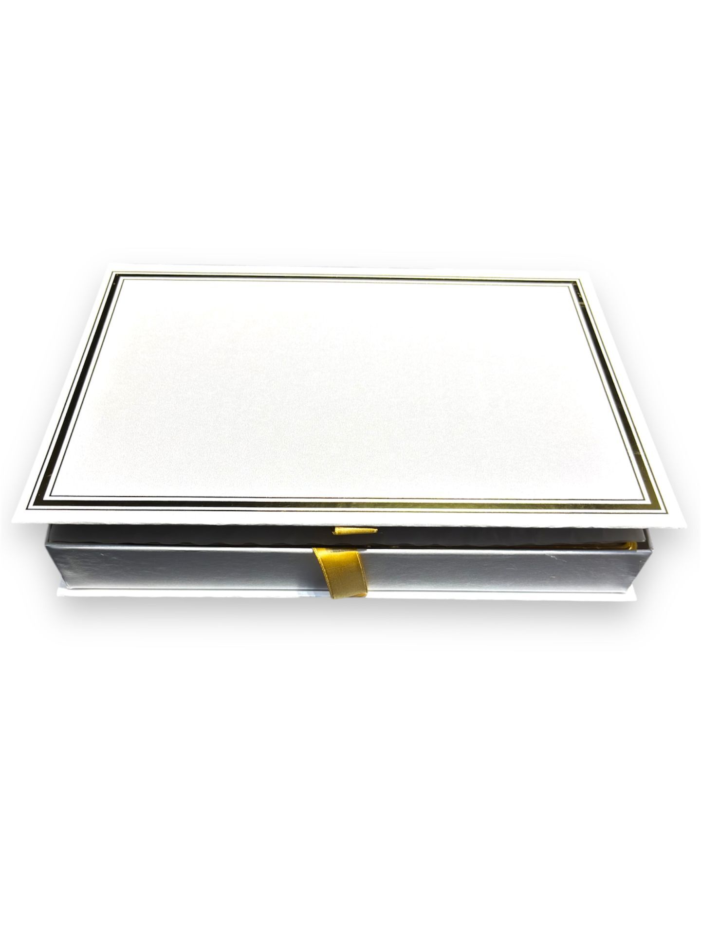 Taslama Çikolata Kutusu 24 Gözlü Beyaz