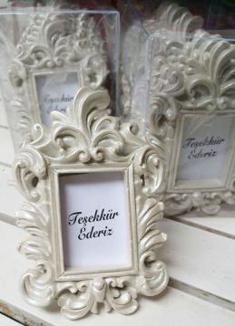 ( Kampanyalı Ürün) 10 Adet Vesikalık Polyester Barok Oymalı Osmanlı  Çerçeve ( Dayama Ayaklı )