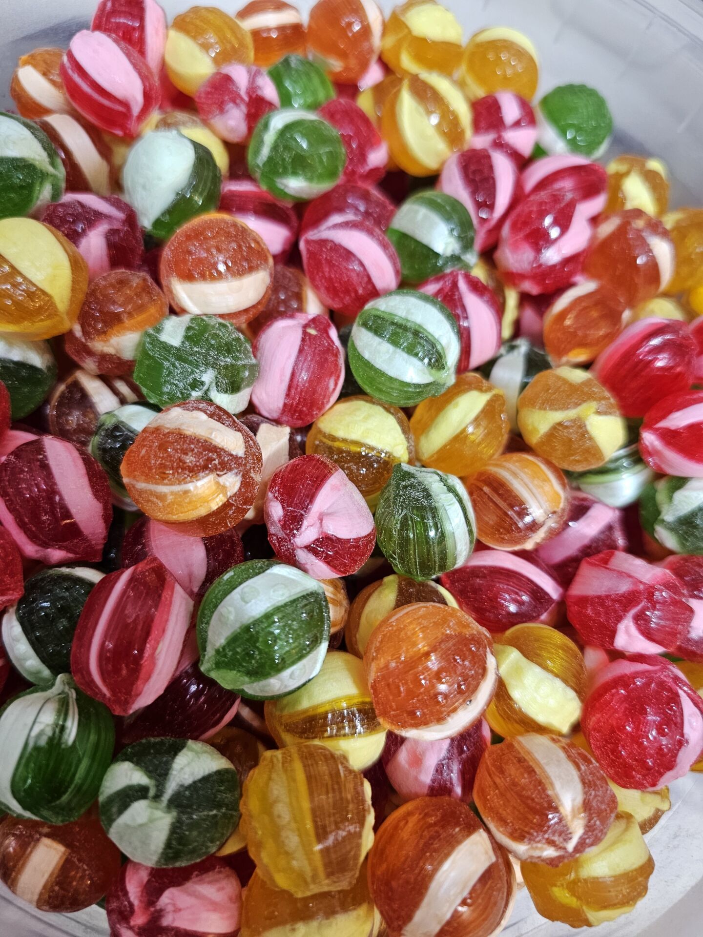 Yüksek Aromalı Çizgili Top Bonbon Şeker