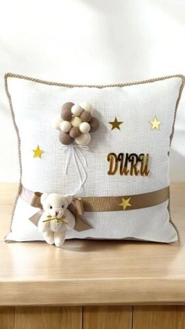 Kahverengi Top Dekorlu Ayıcıklı Takı Yastığı