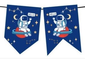ASTRONOT UZAYDA KIRLANGIÇ FLAMA BAYRAK
