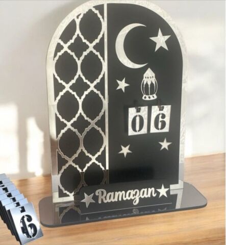 Siyah Üzeri Altın & Gümüş Desenli Ramazan Takvimi