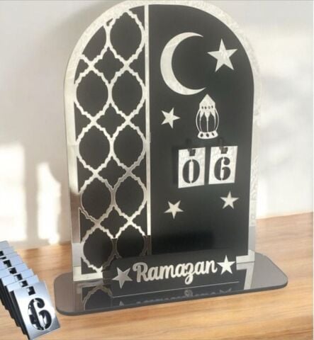 Siyah Üzeri Altın & Gümüş Desenli Ramazan Takvimi