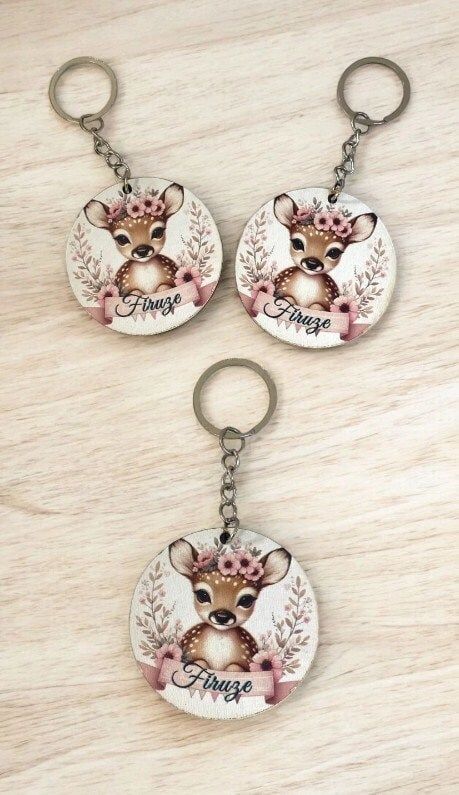 Geyik Desenli Ahşap Anahtarlık