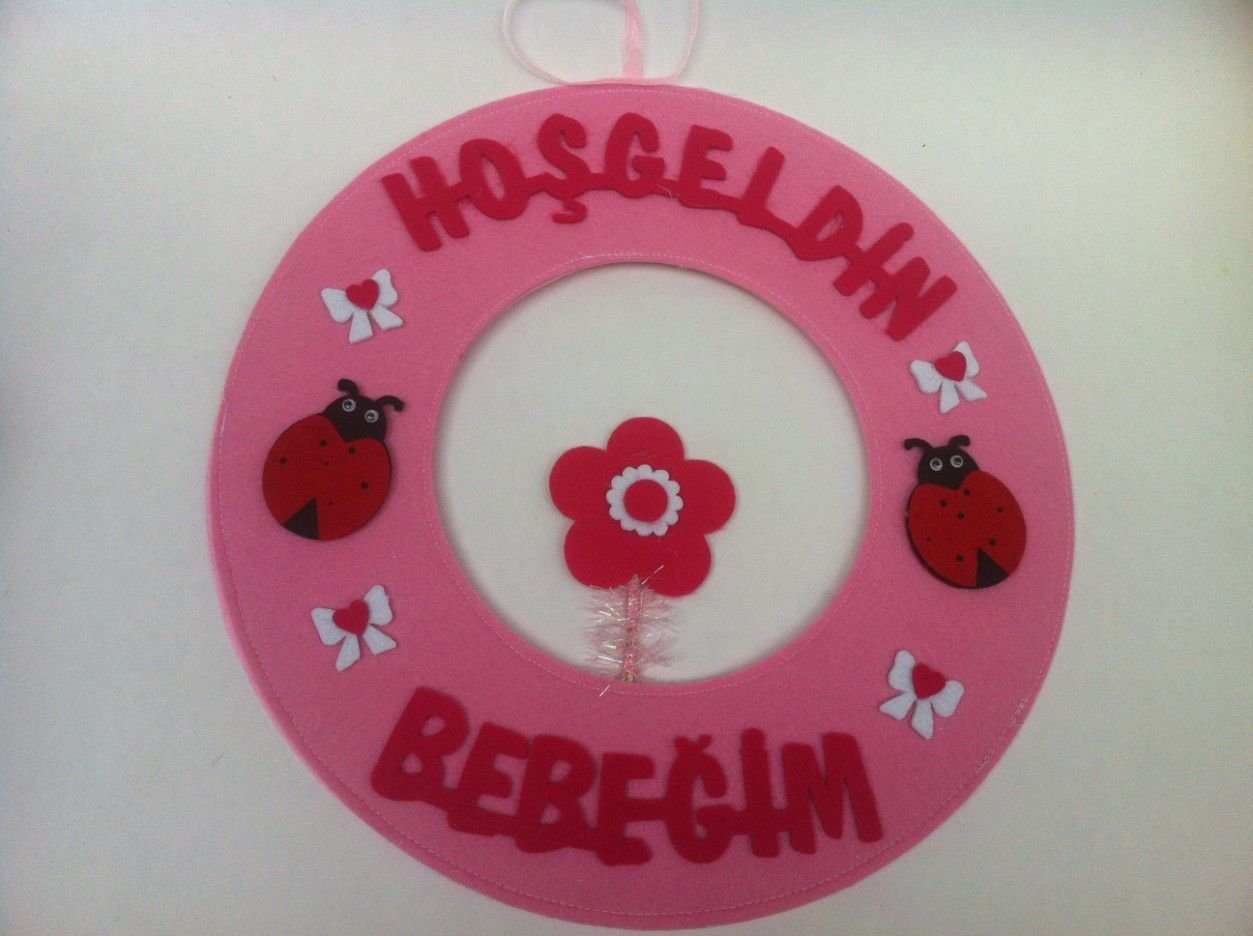 Bebek odası keçe kapı süsü