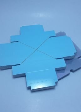 Katlanmamış 9x9x3 cm Altı Karton Asetat Kapaklı Kutu