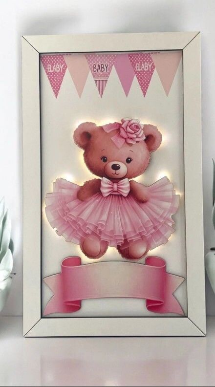 Çerçeveli ışıklı elbiseli Ayıcıklı Kapı süsü