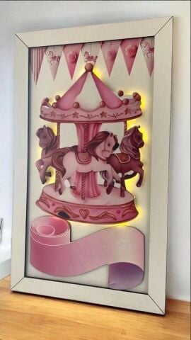 Çerçeveli zemini desenli ışıklı atlı karınca  kapı süsü