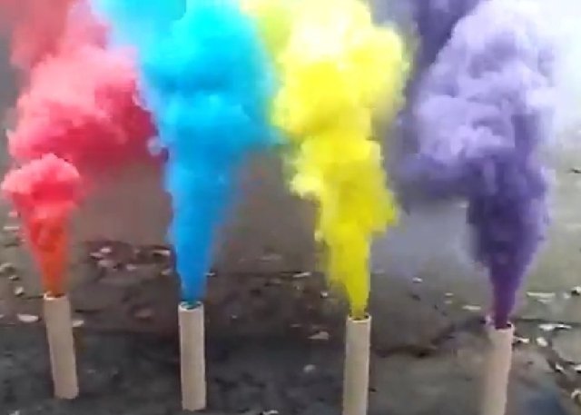 Parti İçin Sis Bombası