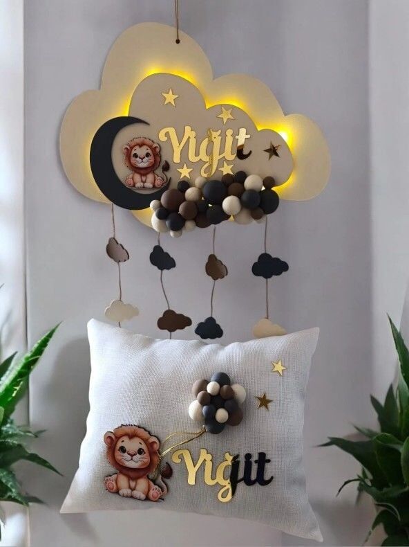 Arslan Figürlü Bulut Kapı Süsü & Yastık Takımı