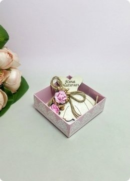 50 li 8x8x3 cm Altı Karton (Dantel Desenli) DEmonte Asetat Kapaklı Kutu