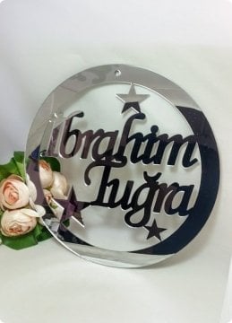 İsim Yazılı Yuvarlak Pleksi Ayna Kapı Süsü (30 Cm)
