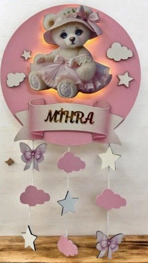 Pembe Ayıcık dekorlu ışıklı yuvarlak Kız kapı süsü