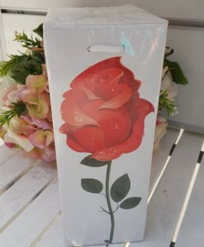 Bileklik Beyaz Zeminde Güllü Hediyelik  Karton Çanta 20*10 cm İpli Paket :