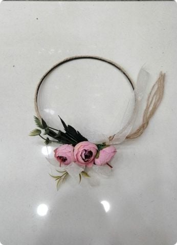 Süslü çiçekli örgü ipli taç