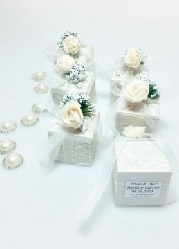 Söz,Nisan,Kına,Nikah,Bebek Şekeri Süslü Polyester Kare Güllü  Kutu