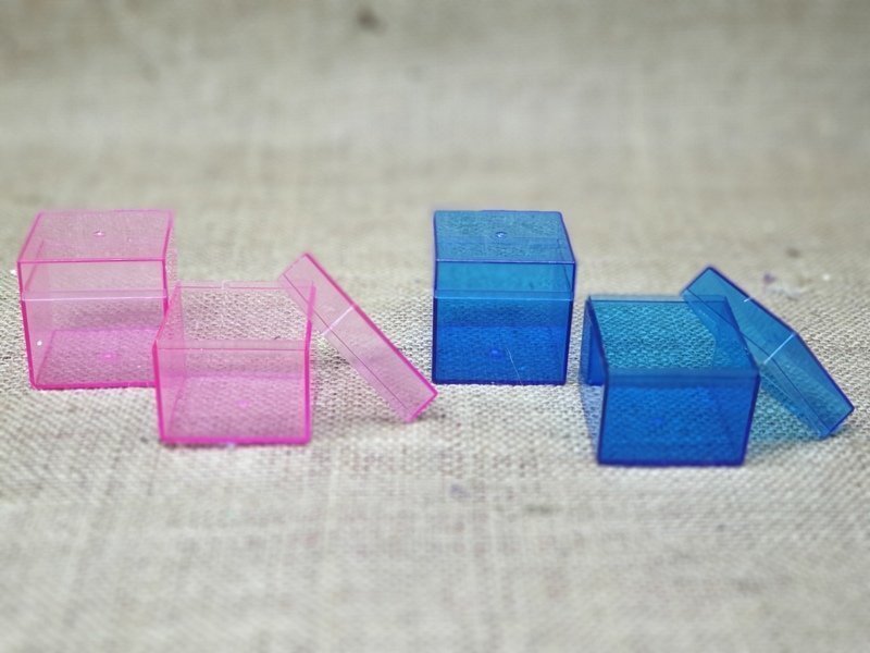 12 Li RENKLİ 5X5X5 cm pvc küp kutu