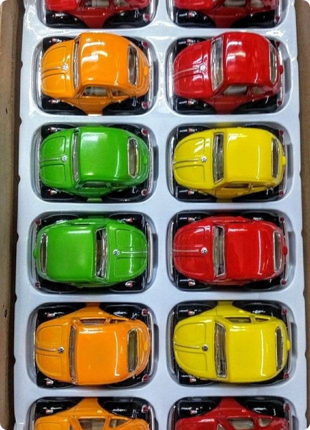 24 lü  WosWos Beetle Araba Şeker Objesi