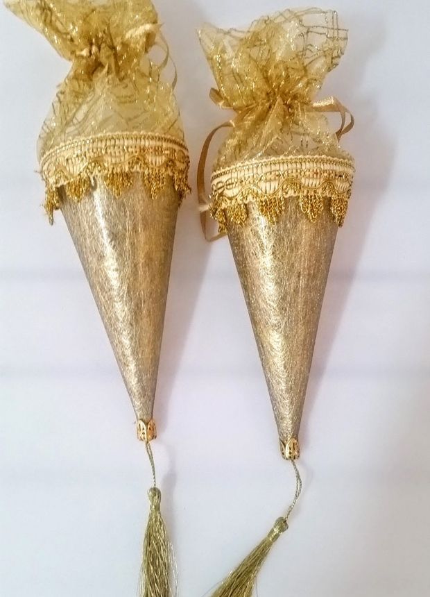 Gold Püsküllü Pvc Külah