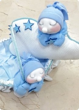 Pembe Yanaklı Uyuyan Bebek Altın Takı Yastığı