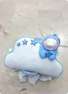 Pembe Yanaklı Uyuyan Bebek Altın Takı Yastığı