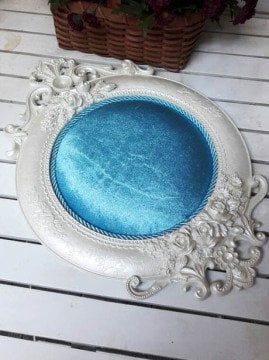 Bebek Odası ; Yuvarlak İşlemeli Polyester Kumaş( Mavi Kadife) Kaplı Kapı Süsü Fon