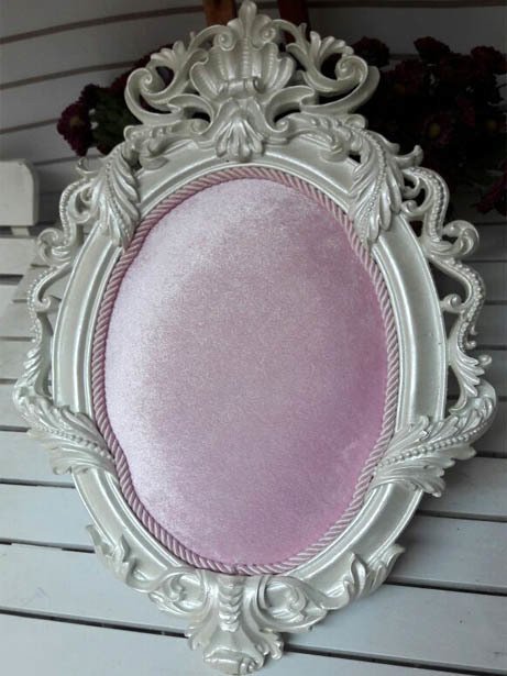 Bebek Odası ; Barok Yapraklı Polyester Kumaş Kaplı Kapı Süsü Fon