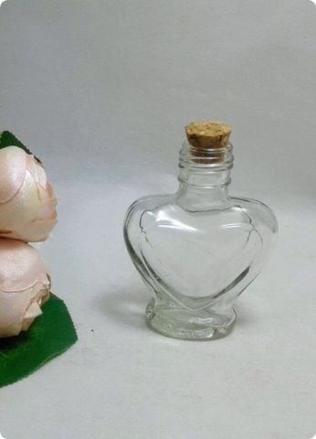 30 Lu Mantar Kapaklı 50 cc Cam Kalp Şişe