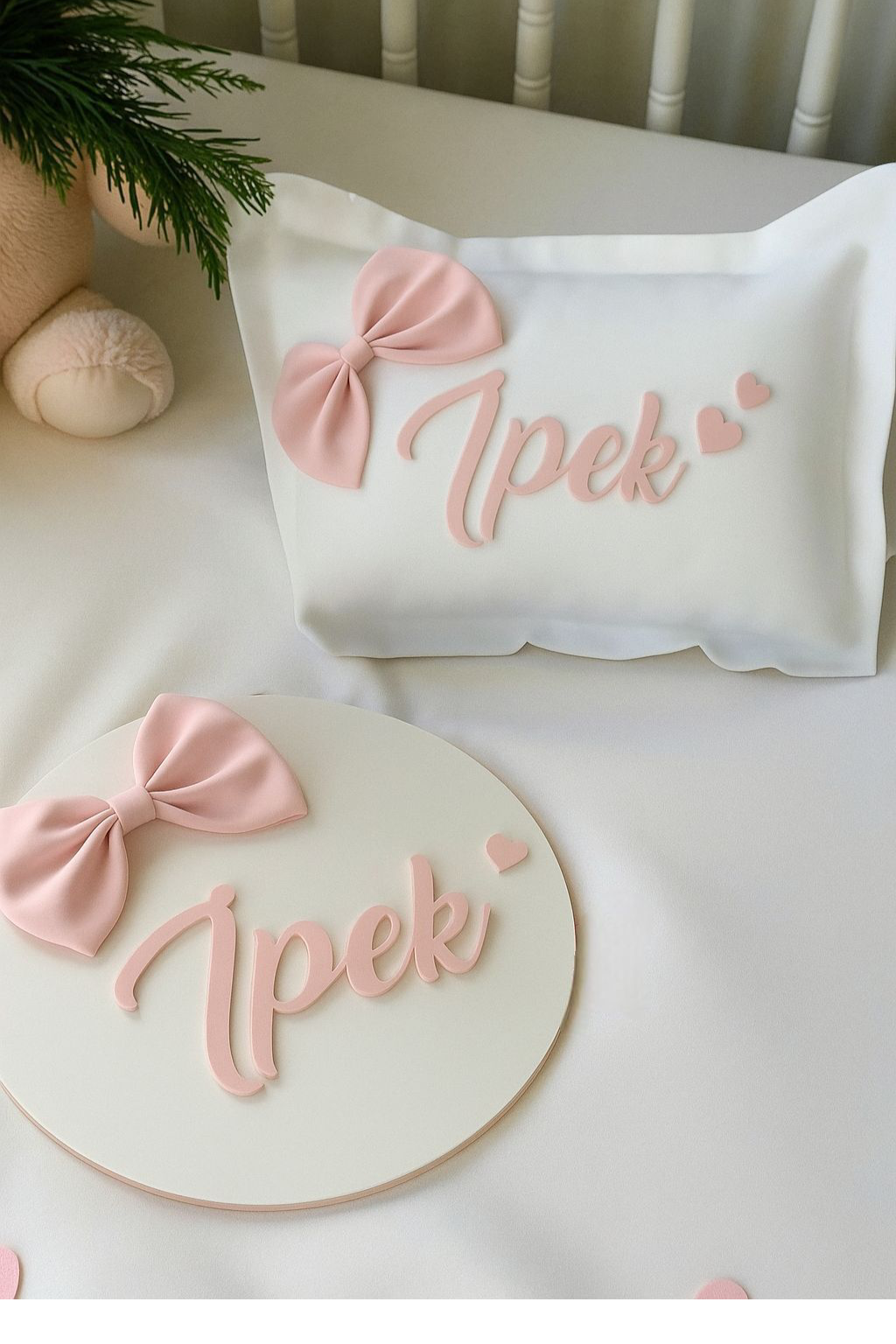 Fiyonk dekorlu Ahşap Kapı süsü & Yastık takımı