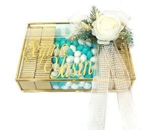 Süslü Kapaklı Metal Kenar Tepsi Madlen çikolata & Badem 30x20 cm