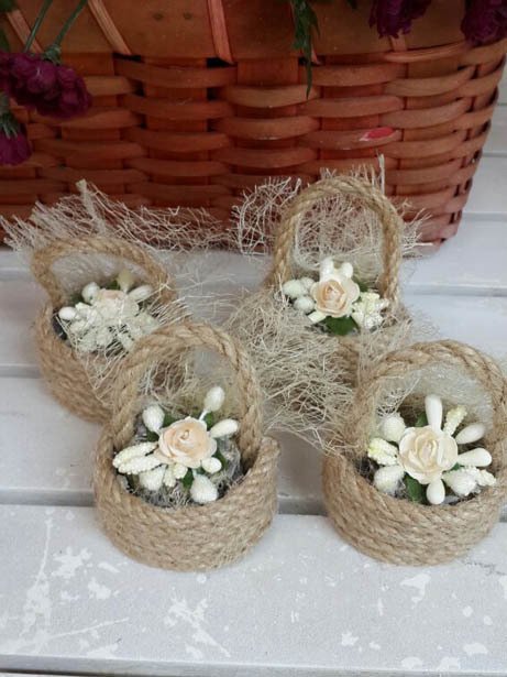 1 Pkt. jüt İpten Mini Krem Çiçek Sepeti Süslü Söz-Nişan Sekeri