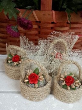 1 Pkt. jüt İpten Mini Kırmızı Çiçek Sepeti Süslü Söz-Nişan Sekeri