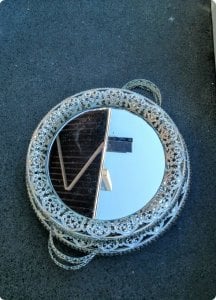 Yuvarlak desenli metal tepsi seti
