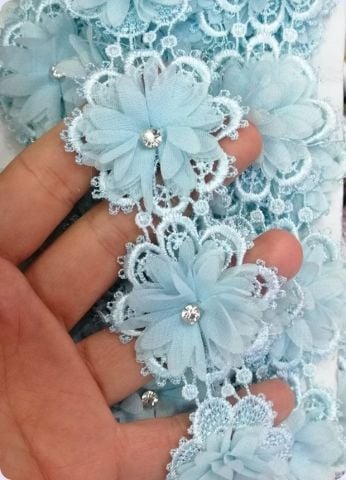 1 Metre Güpürlü taşlı lazer kesim kumaş çiçek