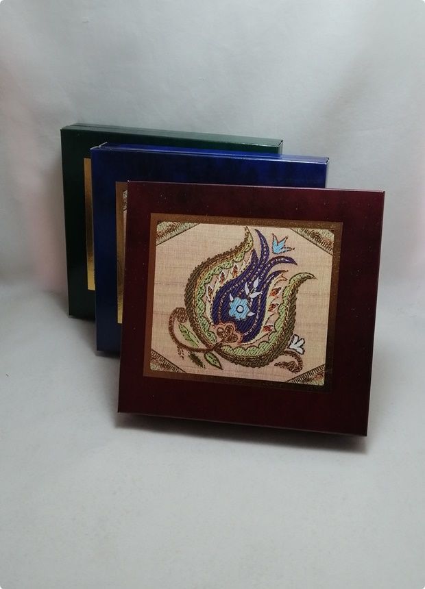 24 Lü 18x18 Cm Lale Desenli (Küçük Boy) Kare Lokum, Madlen Hediye Kutusu