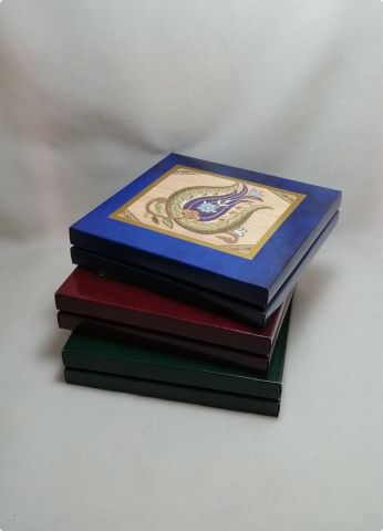 24 Lü 18x18 Cm Lale Desenli (Küçük Boy) Kare Lokum, Madlen Hediye Kutusu