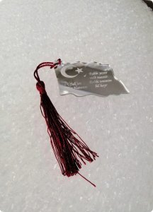 Süslü Bayrak pleksi ayna asker hatırası (4*6 cm )