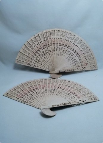 İsme Özel Çiçekli Ahşap Yelpaze ( Püskül Takılabilir )
