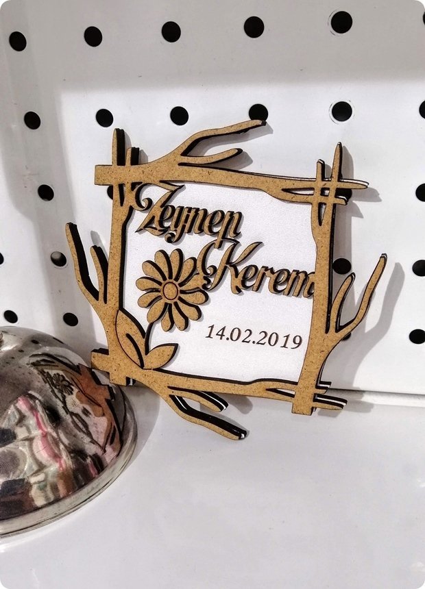 Çift Katlı Dallı & Papatyalı Ahşap Çerçeve