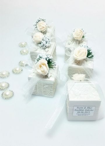 Söz,Nisan,Kına,Nikah,Bebek Şekeri Süslü Polyester Kare Güllü  Kutu 70 Adet / Paket