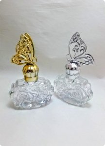 12 li 3 Boyutlu pvc Kelebek Tepelikli Güllü Cam Kolonya Şişesi