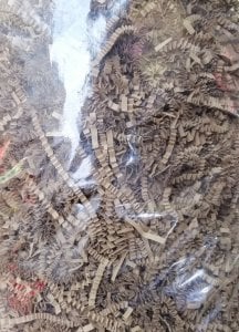 Renkli Zigzag Kırpık Kağıt Rafya Asetat Kutu Taban Süsü