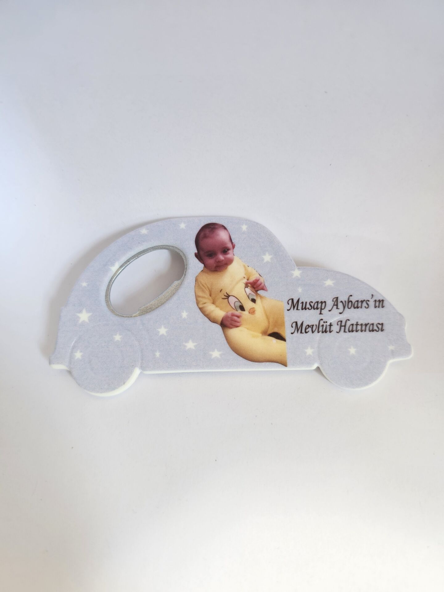 Araba şeklinde mıknatıslı Açacak