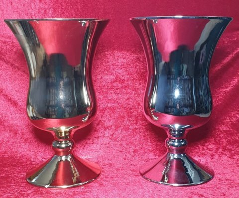 33 cm Konik tabanlı metal masa üstü vazo