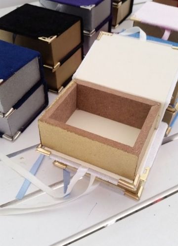 Dikdörtgen Kadife Sıvama Mevlüd Kuran Kutu (3 cm derinlik) Krem Islak Kadife 20 li