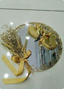 Başak süslemeli Yuvarlak yükselticili metal tepsi